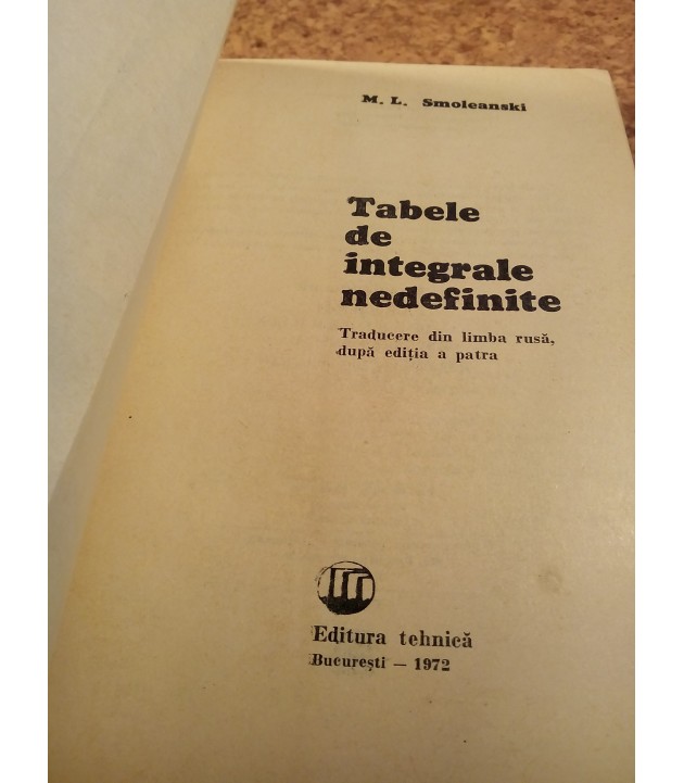 M. L. Smoleanski - Tabele de integrale nedefinite