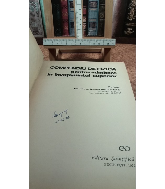 Cristian Constantinescu - Compendiu de fizica pentru admitere in invatamantul superior