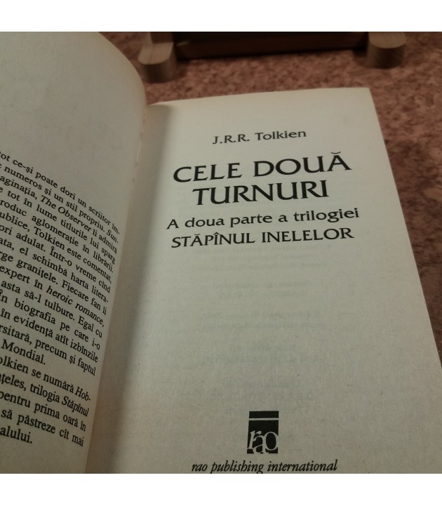 J. R. R. Tolkien - Stapanul inelelor Cele doua turnuri