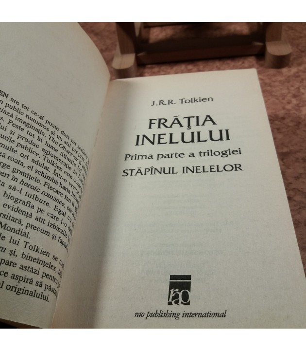 J. R. R. Tolkien - Stapanul inelelor Fratia inelului