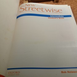 Rob Nolasco - New Streetwise intermediate Student's book